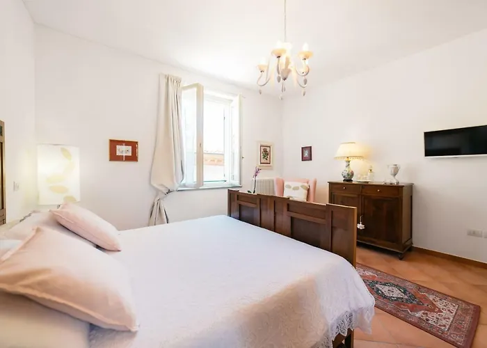 Konukevi Bb Porta Augustea - 3*